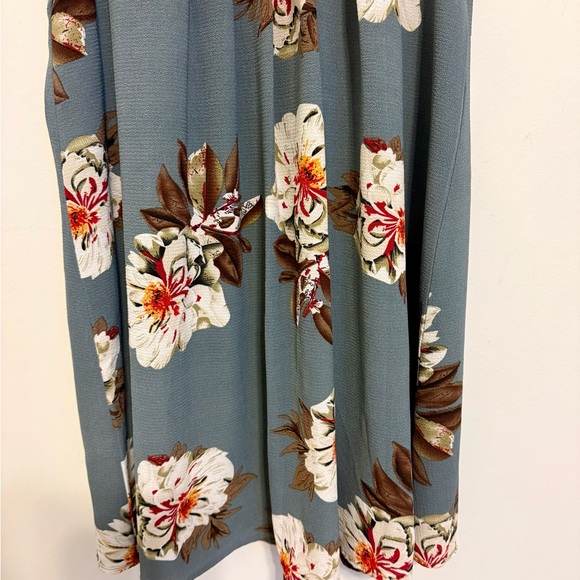 2/$30 Umgee - Gray Floral Sleeveless Mini Dress Size M NWT - Picture 4 of 10
